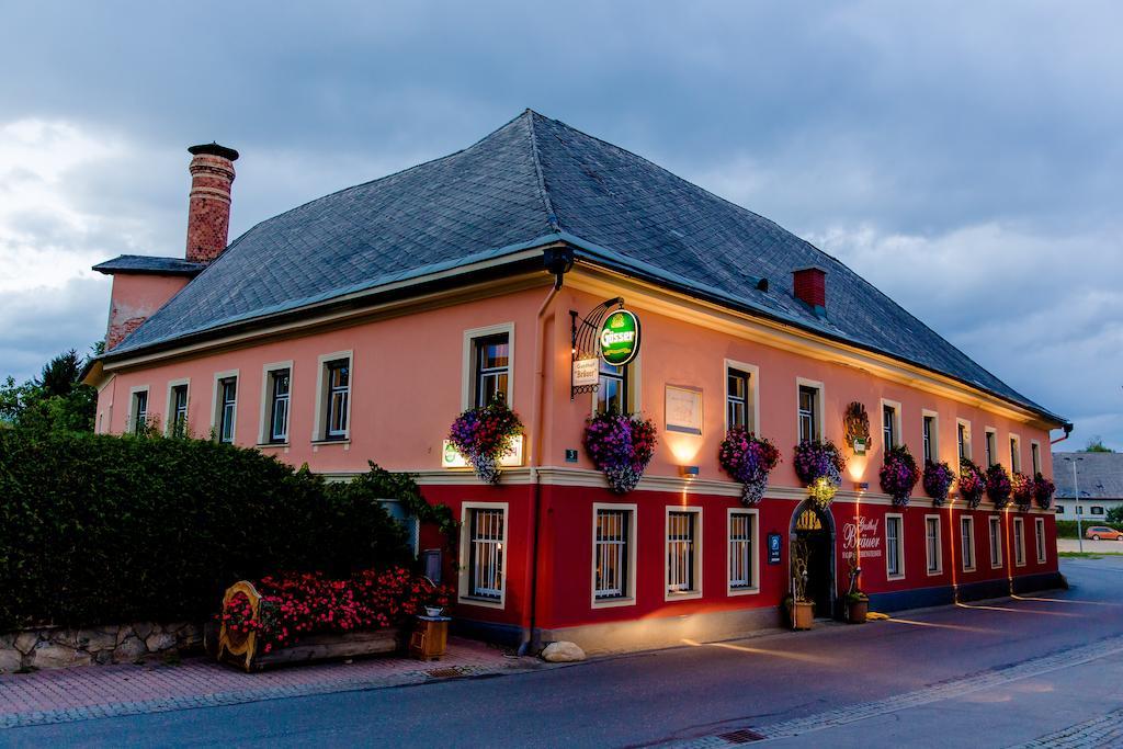 Gasthof Braeuer - Familie Eibensteiner Weißkirchen in Steiermark Екстериор снимка