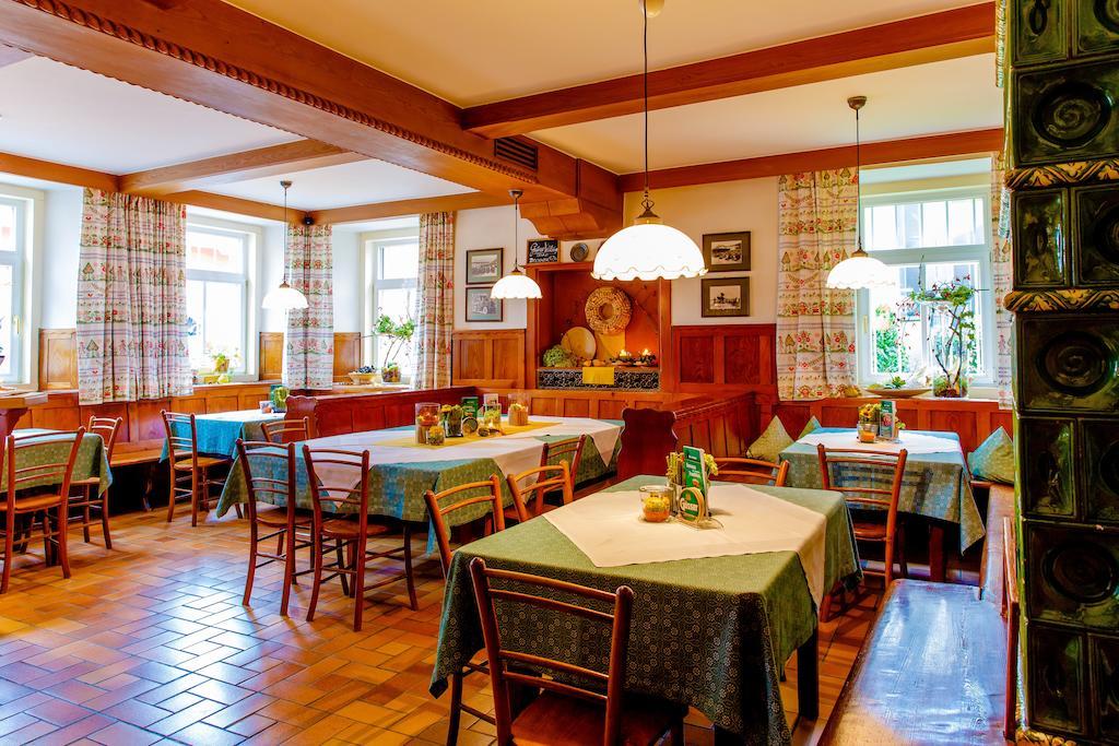 Gasthof Braeuer - Familie Eibensteiner Weißkirchen in Steiermark Екстериор снимка