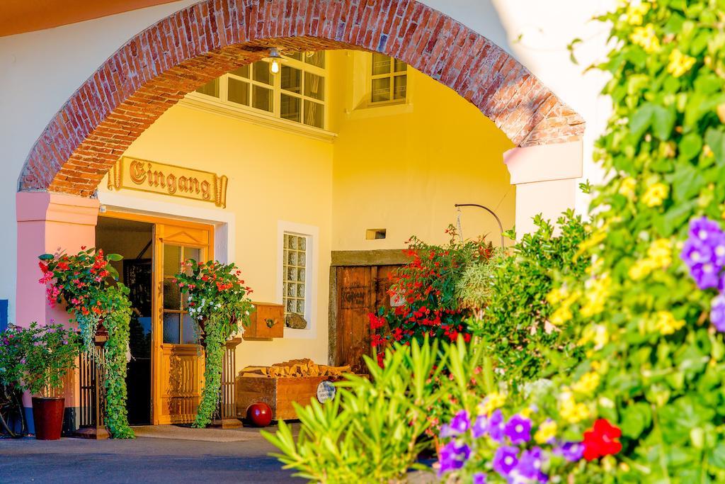 Gasthof Braeuer - Familie Eibensteiner Weißkirchen in Steiermark Екстериор снимка