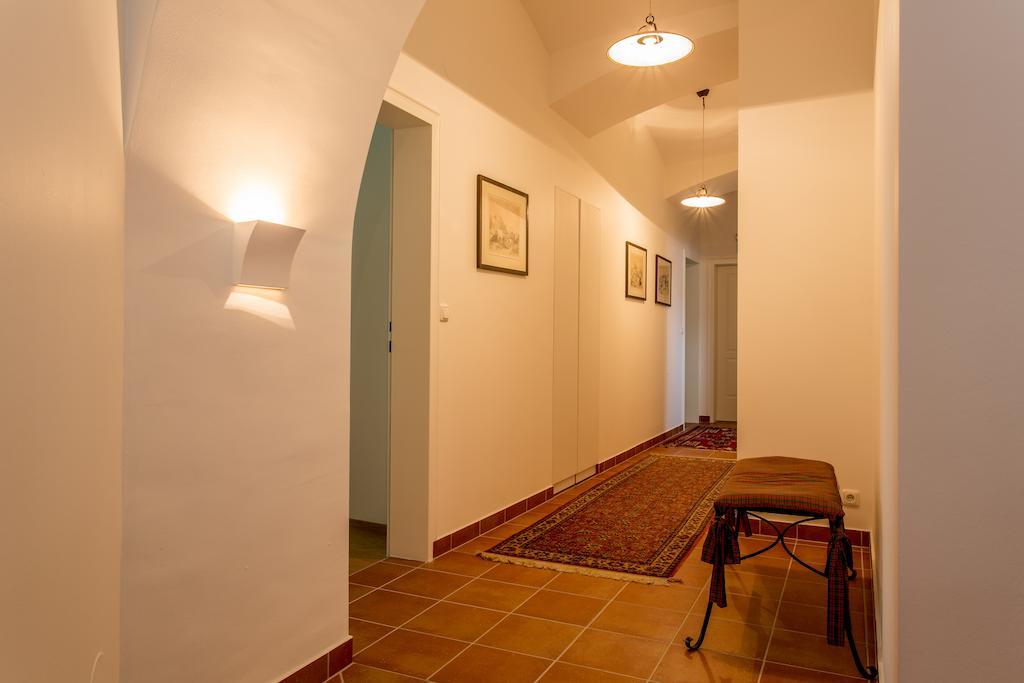 Gasthof Braeuer - Familie Eibensteiner Weißkirchen in Steiermark Стая снимка